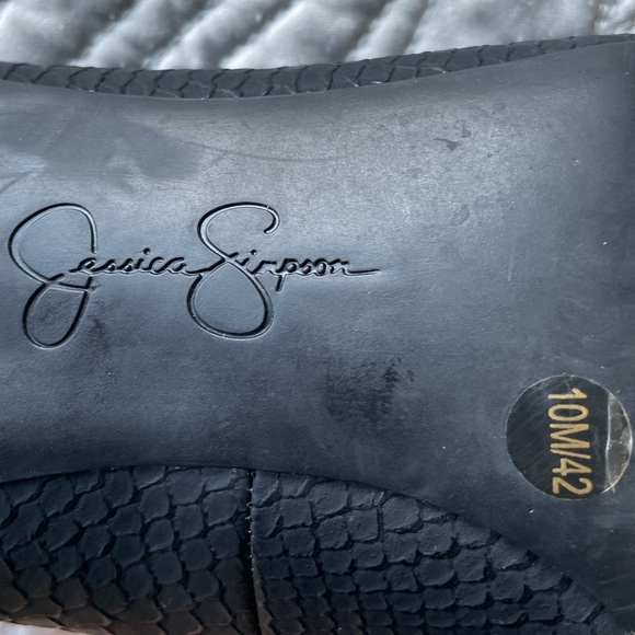 •Jessica Simpson pumps - Picture 4 of 6